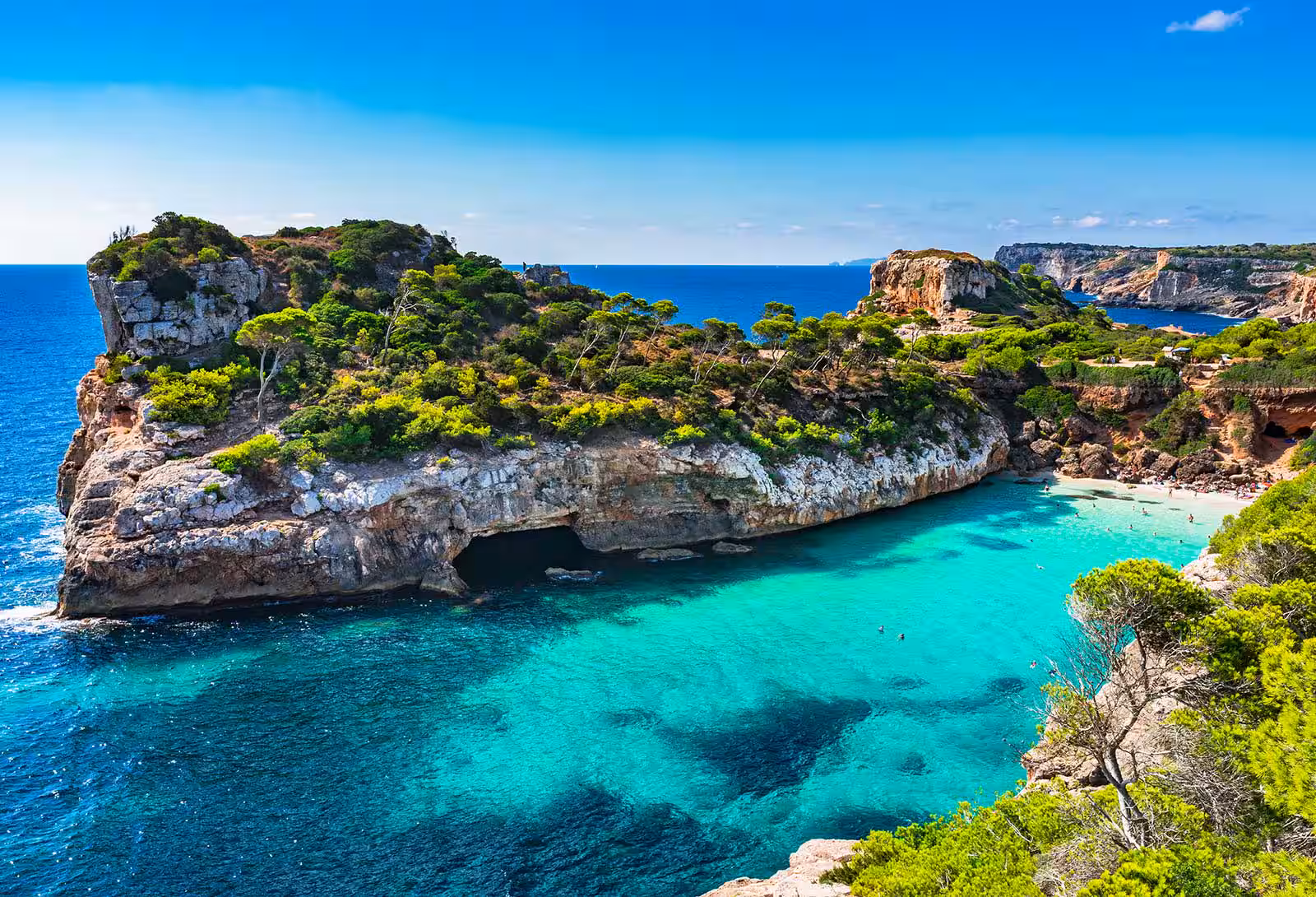 Cala escondida en Mallorca · agua turquesa en la costa sur